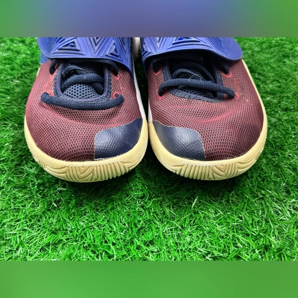 Nike mens Kyrie Flytrap‎ Iii Shoes, Red, 7 Big Kid